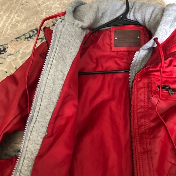 Leather Jacket 🧥 - Picture 4 of 5